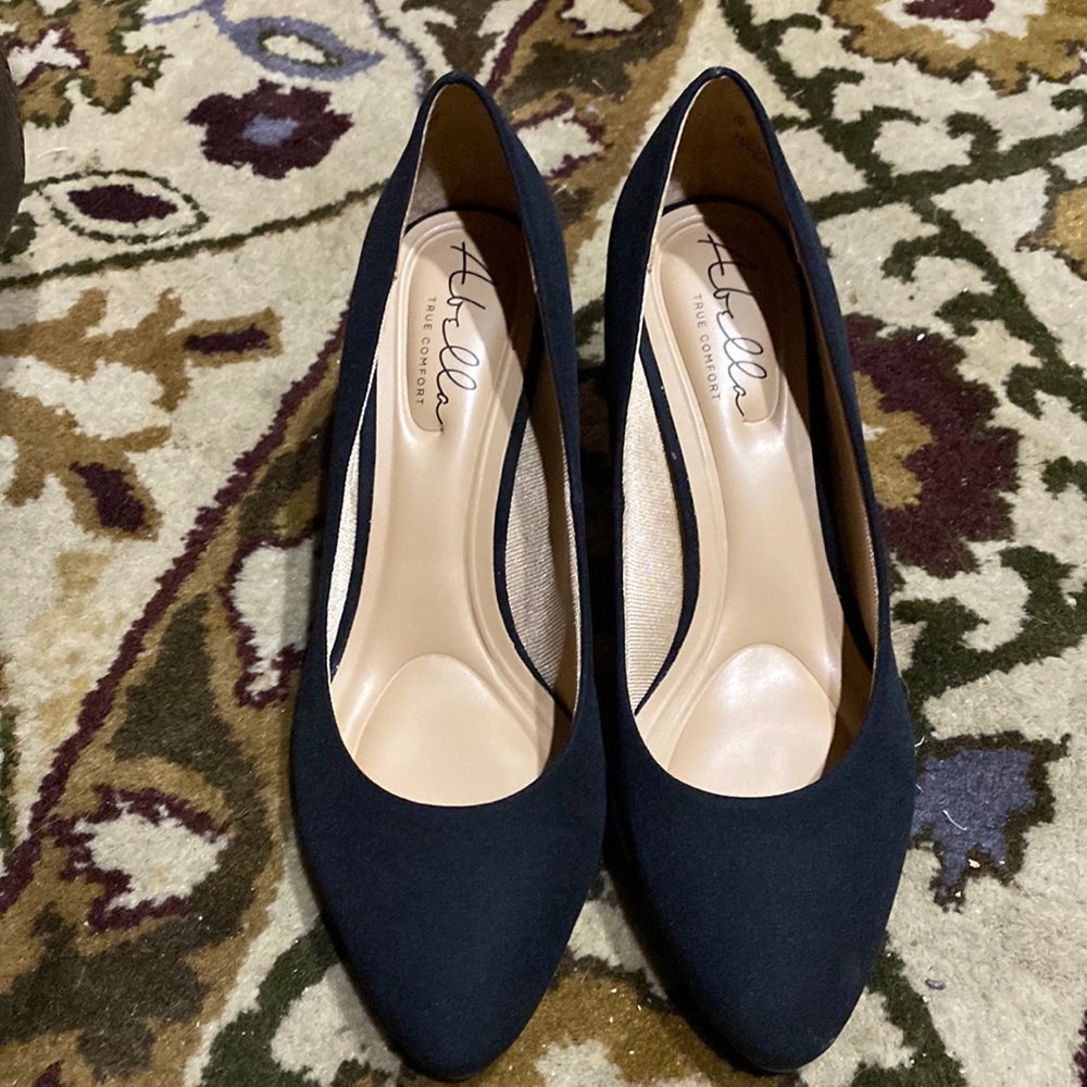 Abella True Comfort Black Pump - Size 10